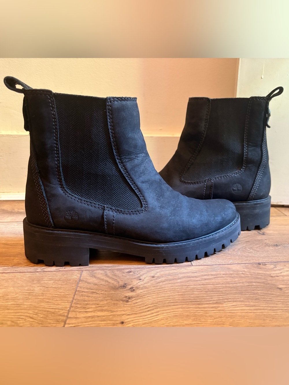 Timberland Black Leather Chelsea Lug Ankle Boots